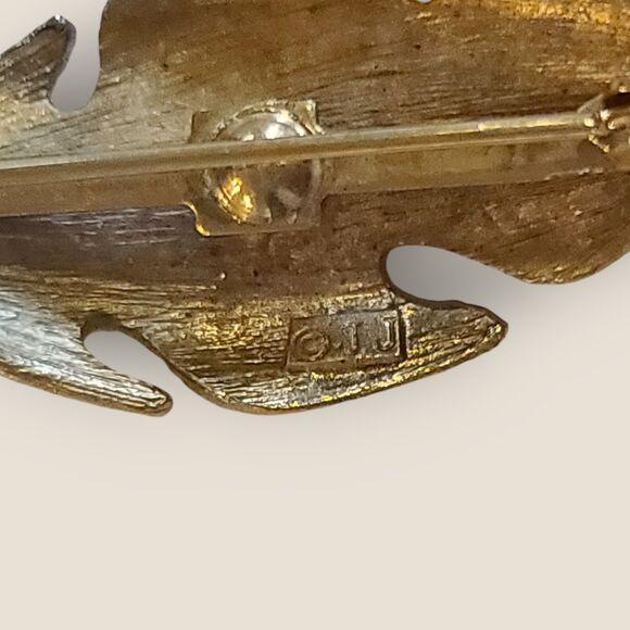 Vintage JJ Signed Gold Tone Leaf Brooch Twisted Pin Estate - Picture 2 of 8
